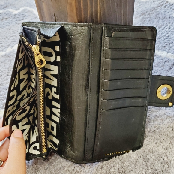 Marc Jacobs black wallet - Picture 3 of 7
